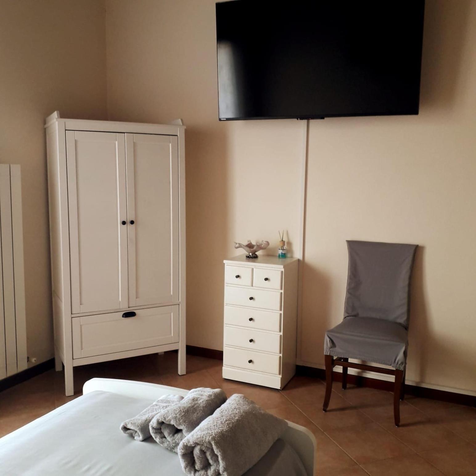 Beb Ulivo Bed and Breakfast Santa Giuletta Exteriör bild