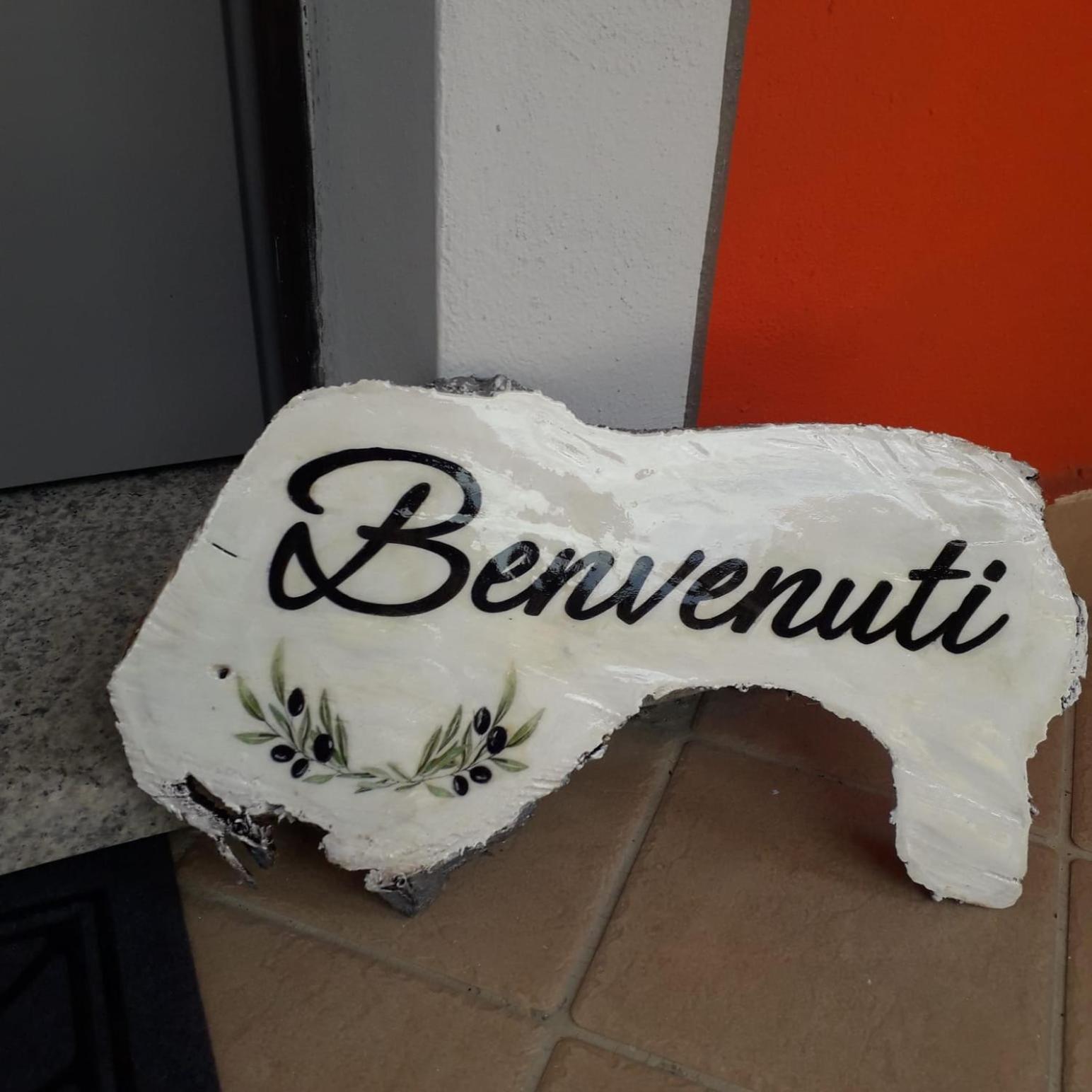 Beb Ulivo Bed and Breakfast Santa Giuletta Exteriör bild